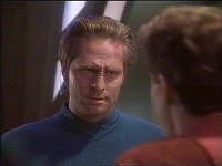 Tahna Los bittet Kira, ihm zu helfen.