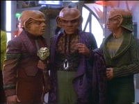 Quark wurde zum Nagus ernannt, Gral will sein Leibwächter werden.