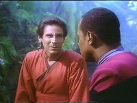 Sisko bittet Vedek Bareil um Hilfe.