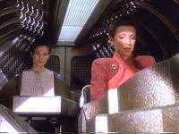 Dax und Kira unterwegs in einem Sub-Impuls Raider.