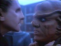 Odo und Quark bei ihrer ersten Begegnung.