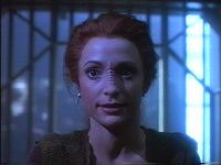 Kira gestand, eine Untergrundkämpferin zu sein.