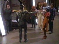 Garak tötet Toran und rettet damit die Cardassianer.