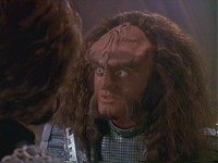 Kanzler Gowron möchte, dass Worf an seiner Seite kämpft.