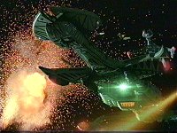 Die Klingonen greifen DS9 an.