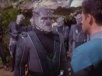 Goran'Agar bittet Bashir um Hilfe für seine Kameraden