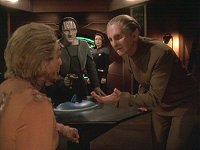 Odo bittet die Gründerin sich mit ihm zu vereinigen.