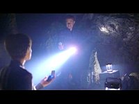 Trip bedroht T'Pol mit einer Phasenpistole.