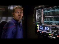 Tucker staunt über den Klang des Warpantriebes.