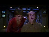 Phlox und T'Pol müssen erkennen, dass sie noch in der Verzerrung sind.