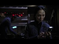Travis und Hoshi untersuchen die Xindi-Kapsel