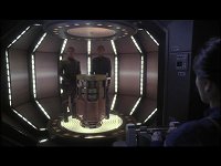 Tucker gelangt mit der Warpspule auf die Enterprise