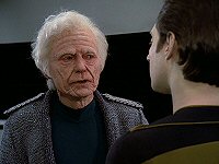 Admiral McCoy hat einen Tipp für Data