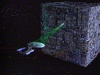 Das Borgschiff ist repariert und h&auml;lt die Enterprise fest