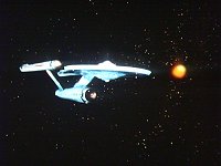 Die Enterprise entdeckt ein unbekanntes Objekt.